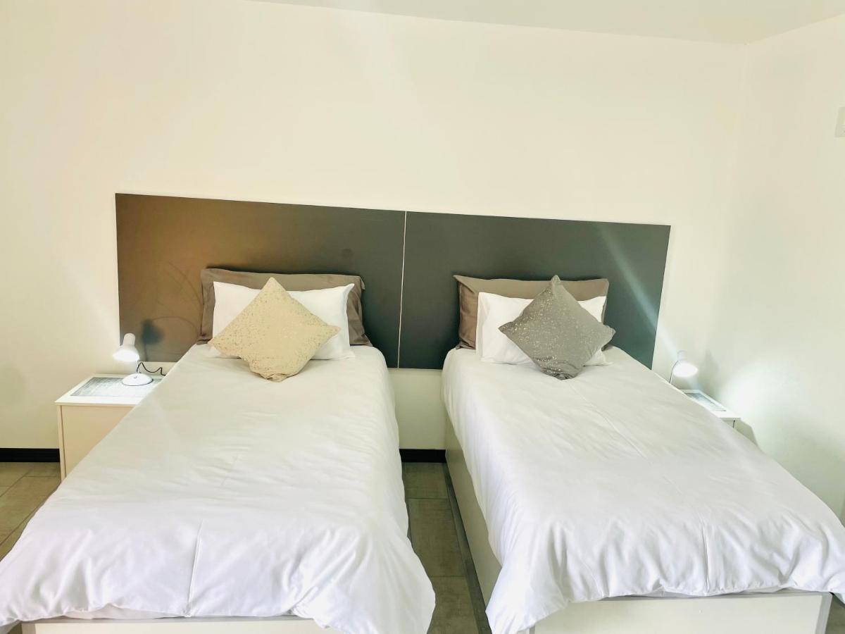 Moh Ville Guest House Maseru Bagian luar foto