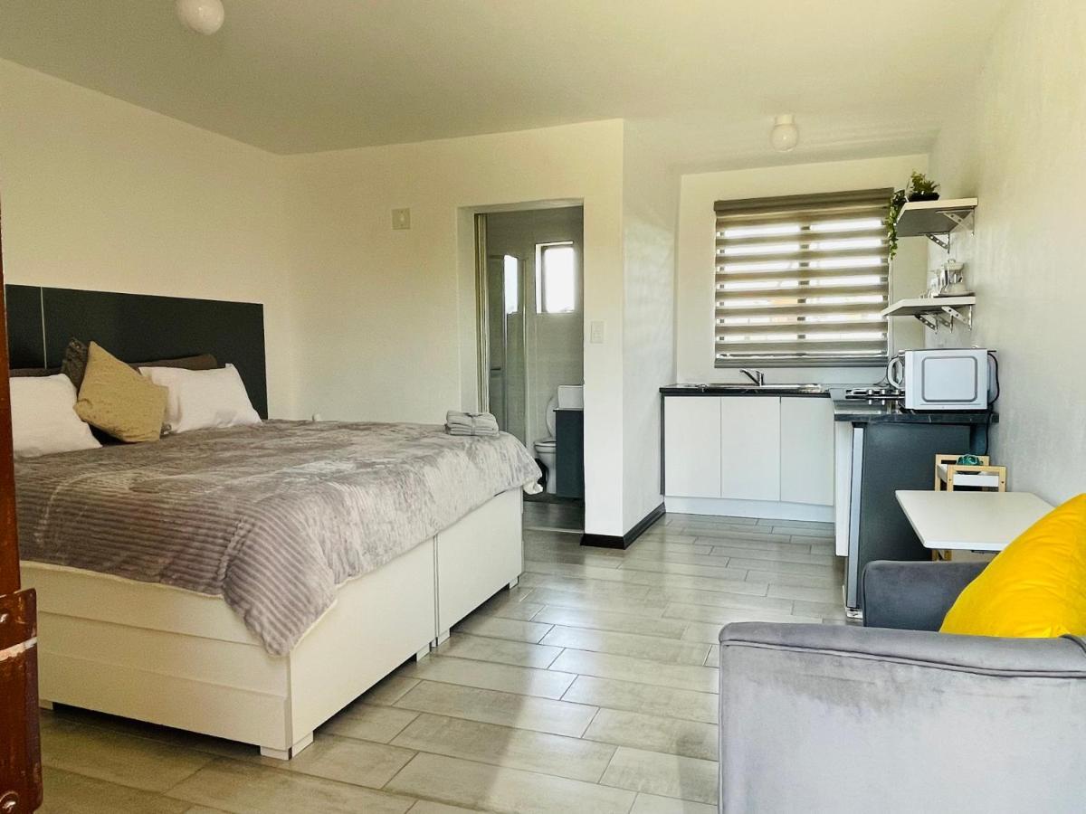 Moh Ville Guest House Maseru Bagian luar foto