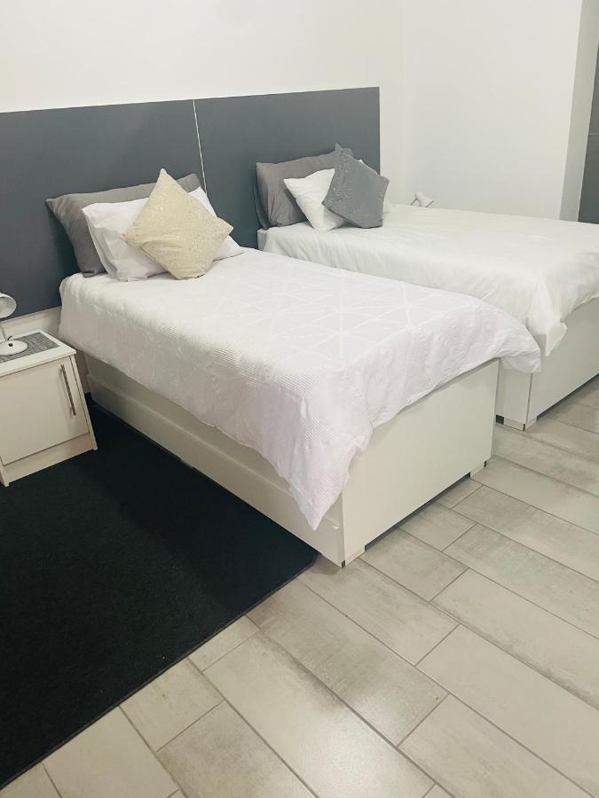 Moh Ville Guest House Maseru Bagian luar foto